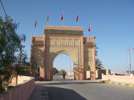 Gateway to the sahara desert