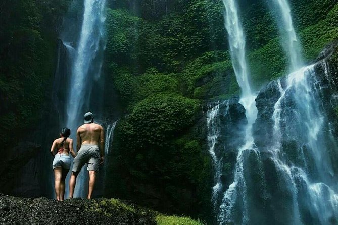 couple waterfall in bali 