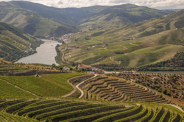 Good Travel Places in October