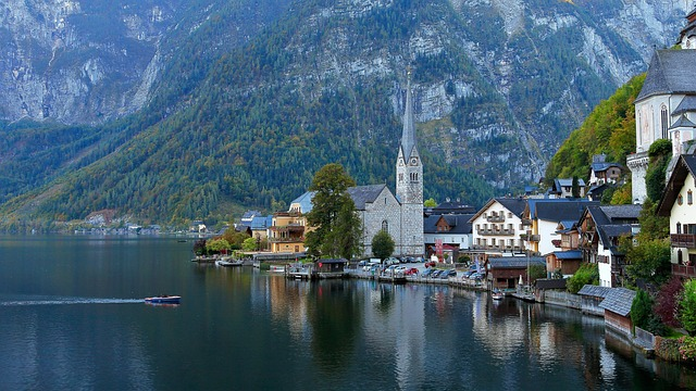 Good Travel Places in October