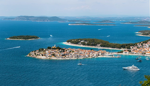 Good Travel Places in October
